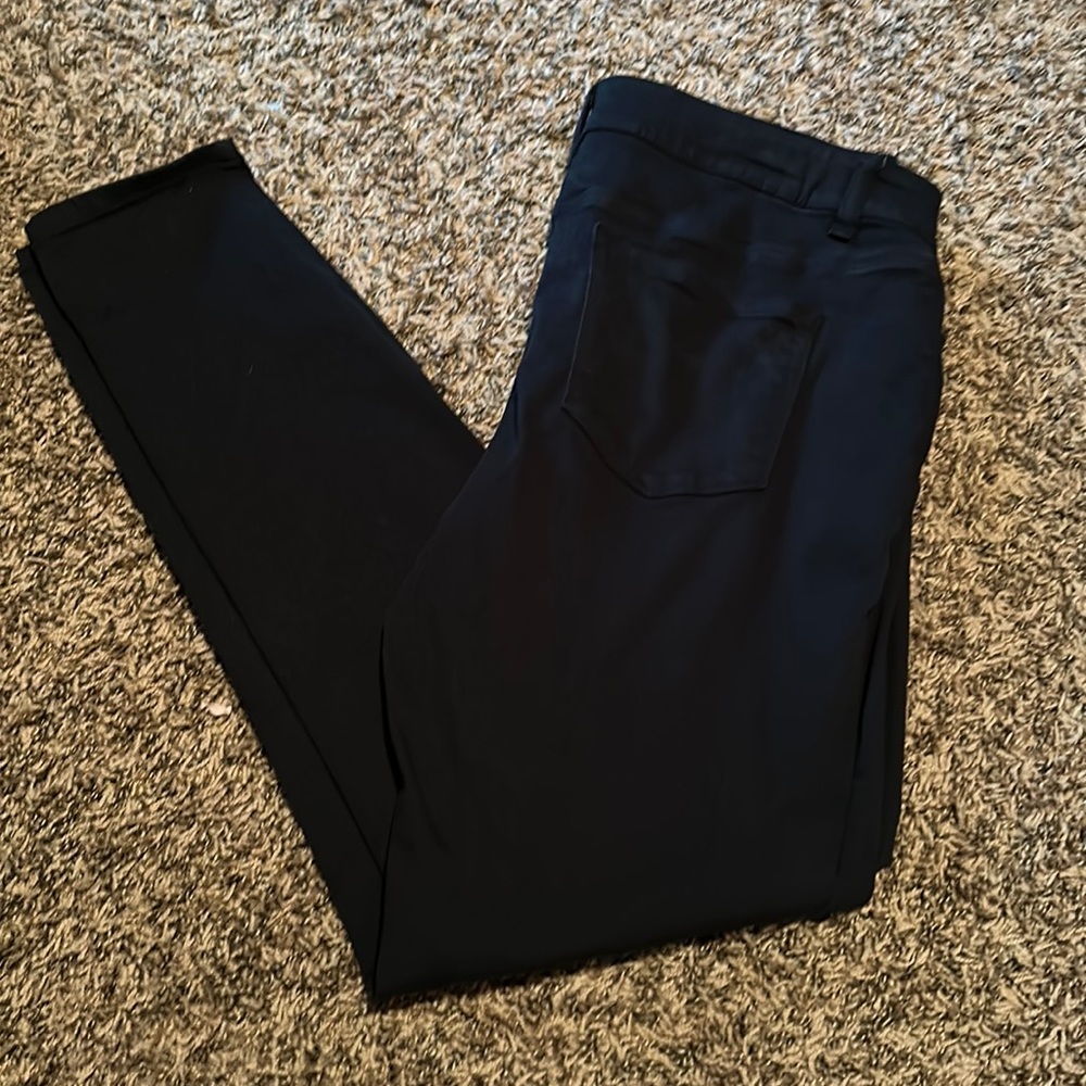 Maurices Navy colored jeggings. Size L.